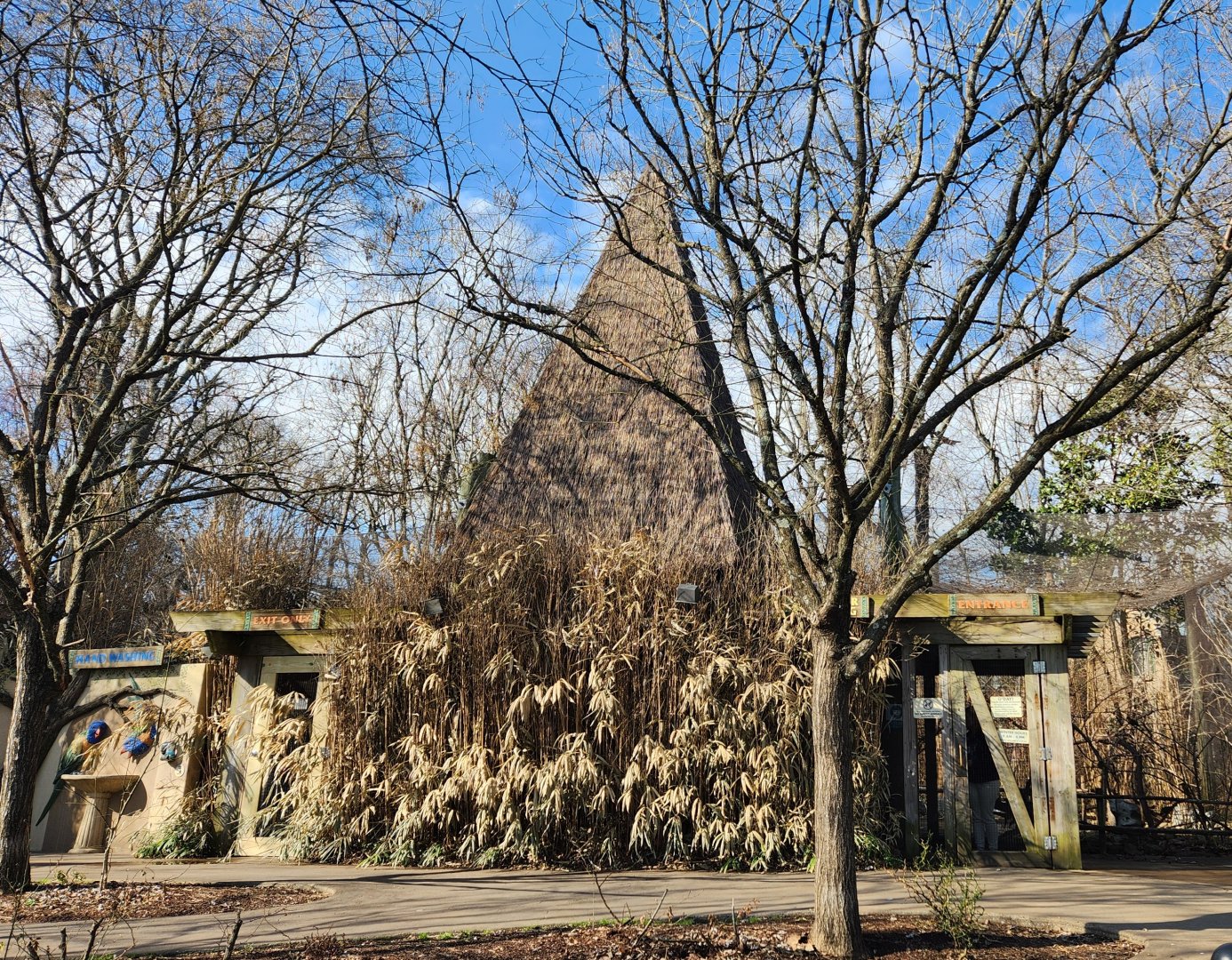 Nashville Zoo - Lorikeet aviary