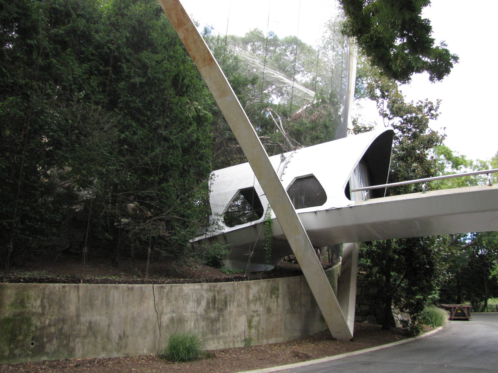 National Zoo 2010 - Entrance to Outdoor Aviary from the Bird House bridge