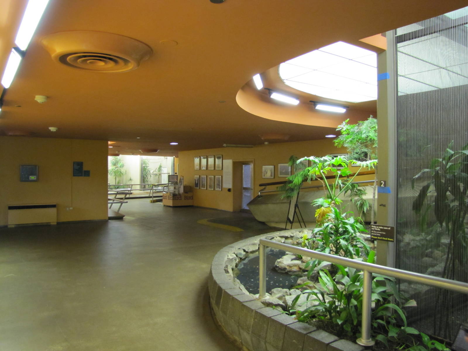 National Zoo 2010 - Inside Bird House