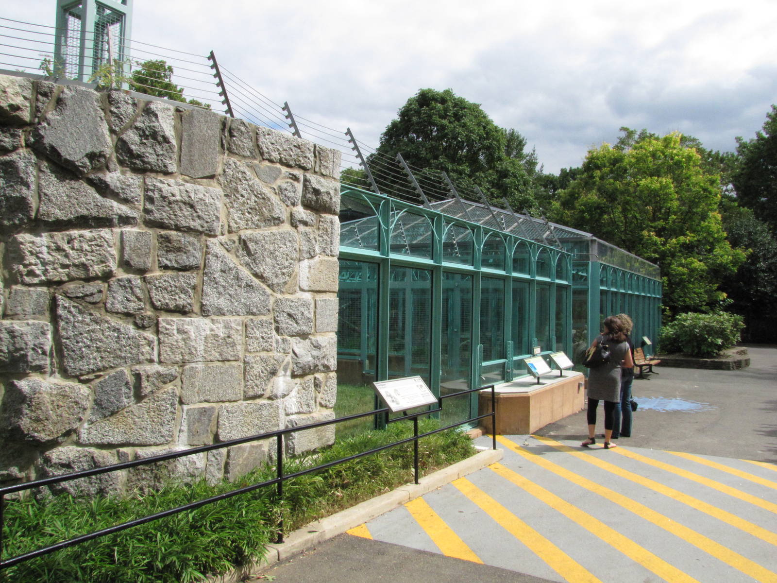 National Zoo 2010 - Side of Sulawesi Black Macaque exhibit in Think Tank