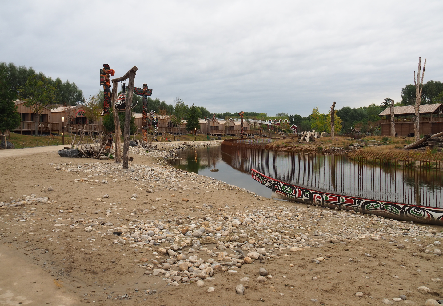 Native House lodges and Fallow deer walkthrough area, 2020-09-03