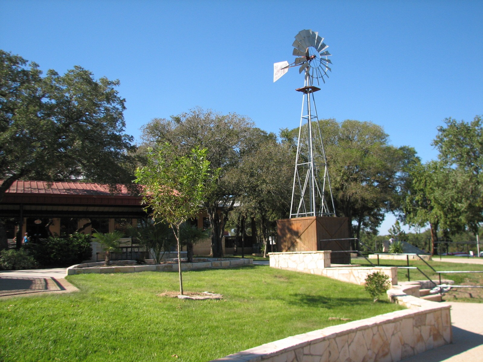 Natural Bridge Wildlife Ranch - Walk-A-Bout