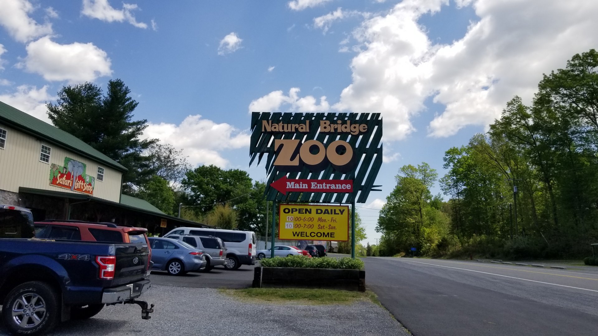 Natural Bridge Zoo - Entrance
