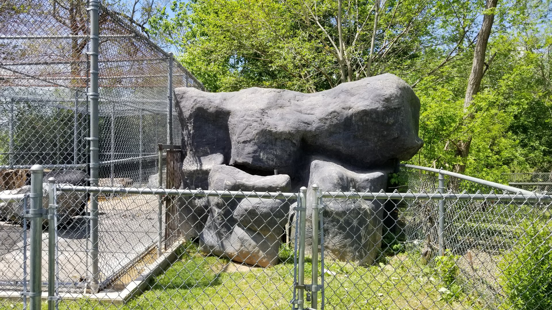 Natural Bridge Zoo - Some excellent mock rock for your viewing pleasure