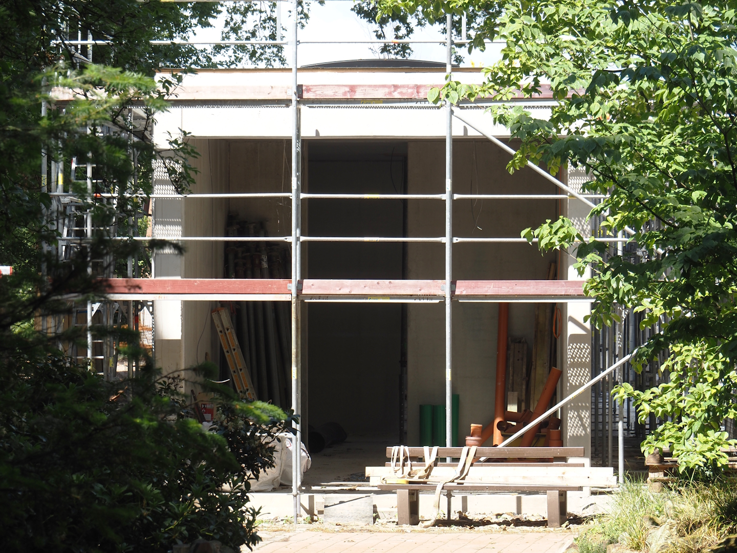 New Amur leopard exhibit construction, 2025-05-23
