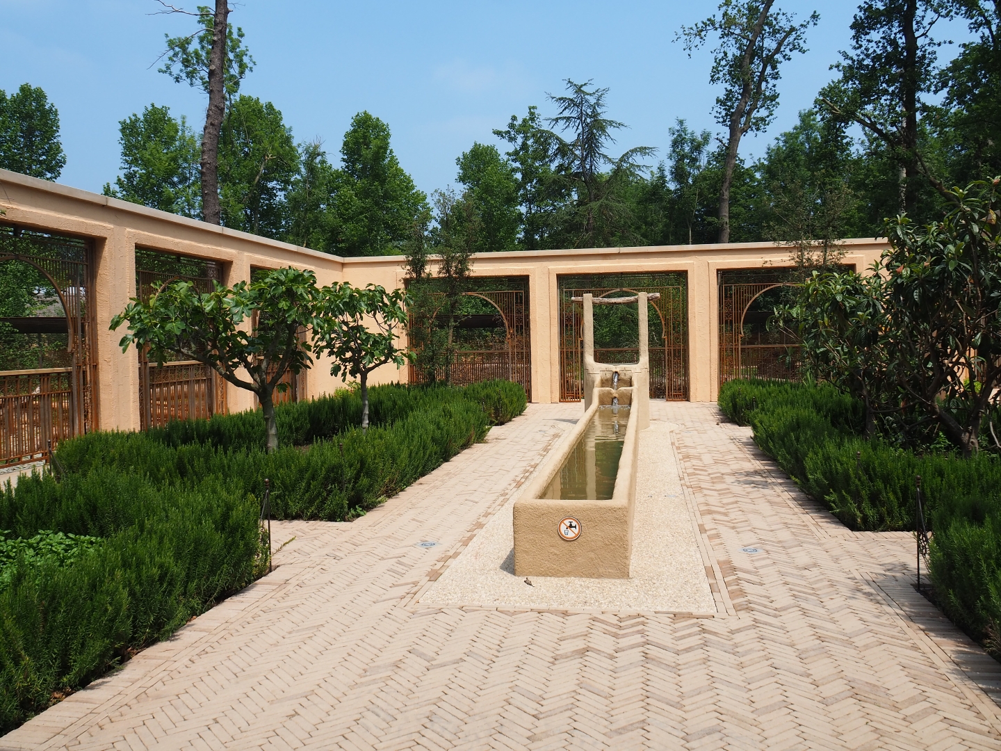 New Barbary macaque exhibit - Moroccan garden, 2019-06-26