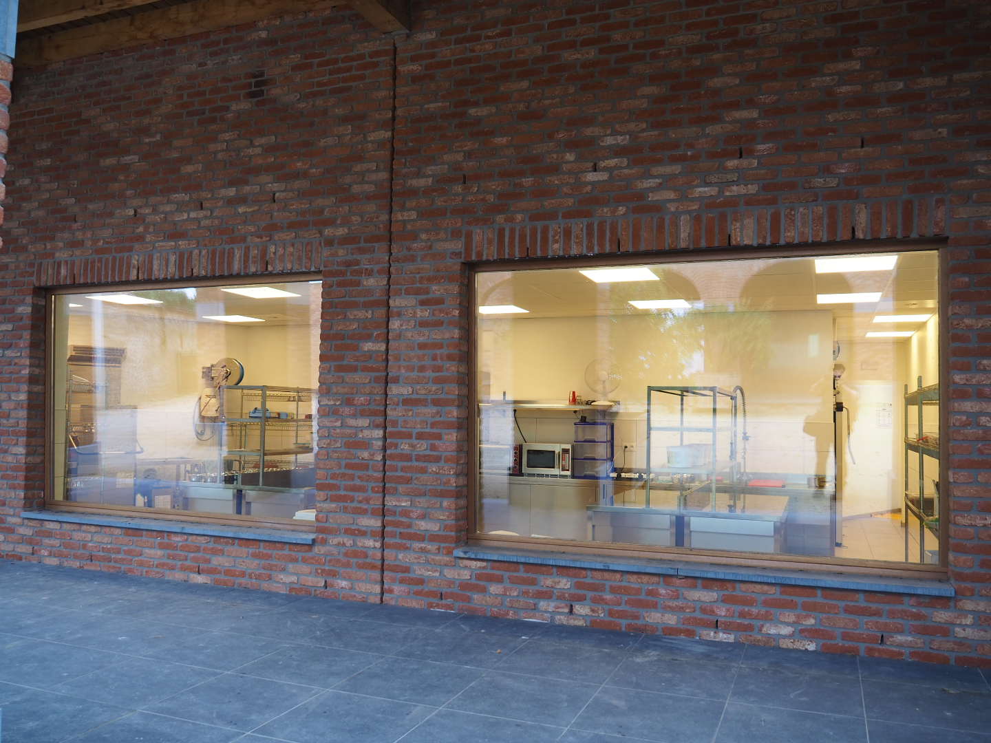 New Breeding center for Endangered birds - Food prep room, 2020-09-03