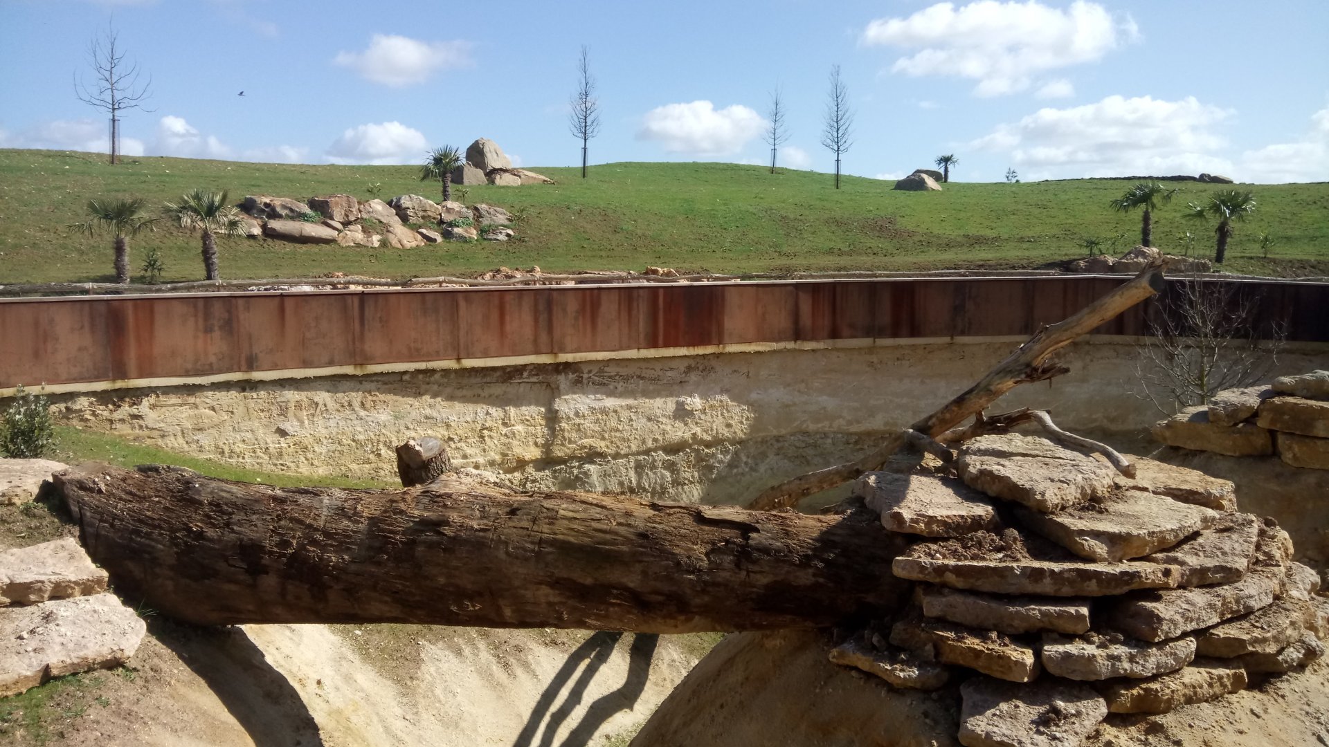New carnivores carter - Small mammals enclosure ahead and cheetahs enclosure behind