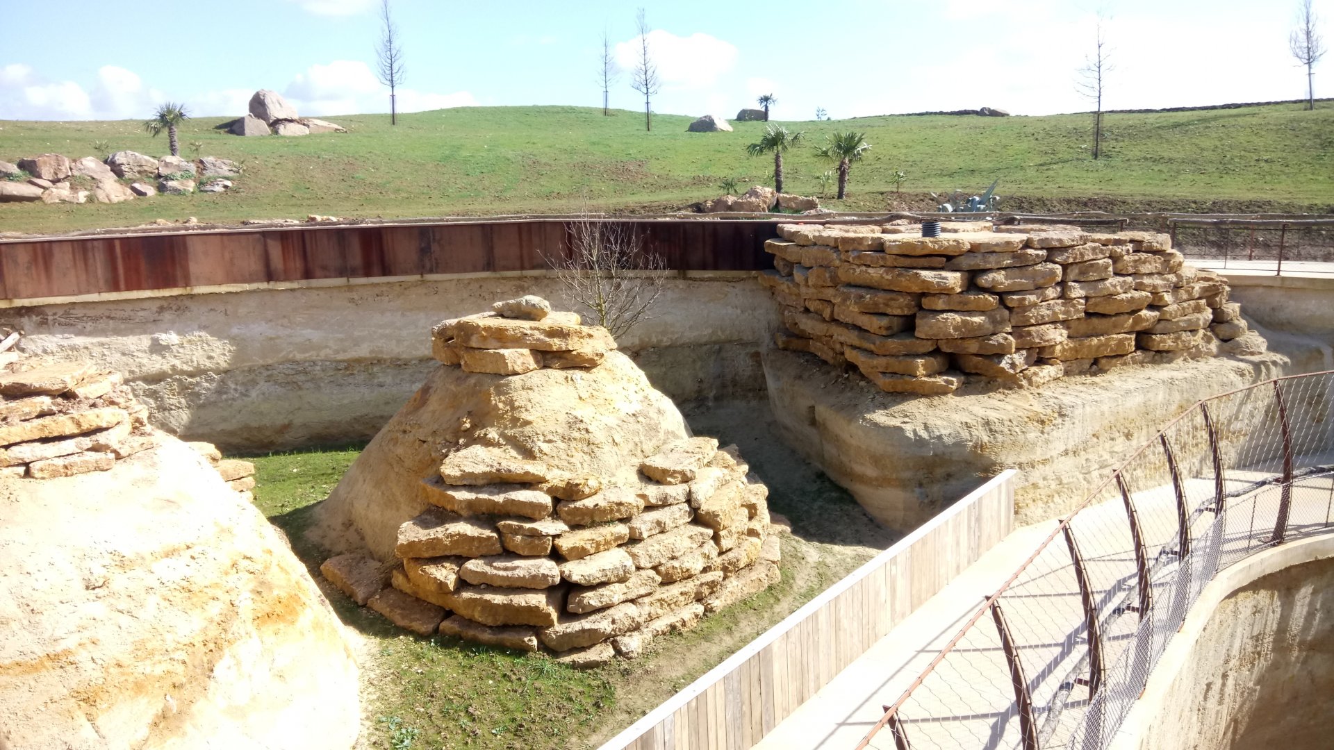 New carnivores carter - Small mammals enclosure ahead and cheetahs enclosure behind