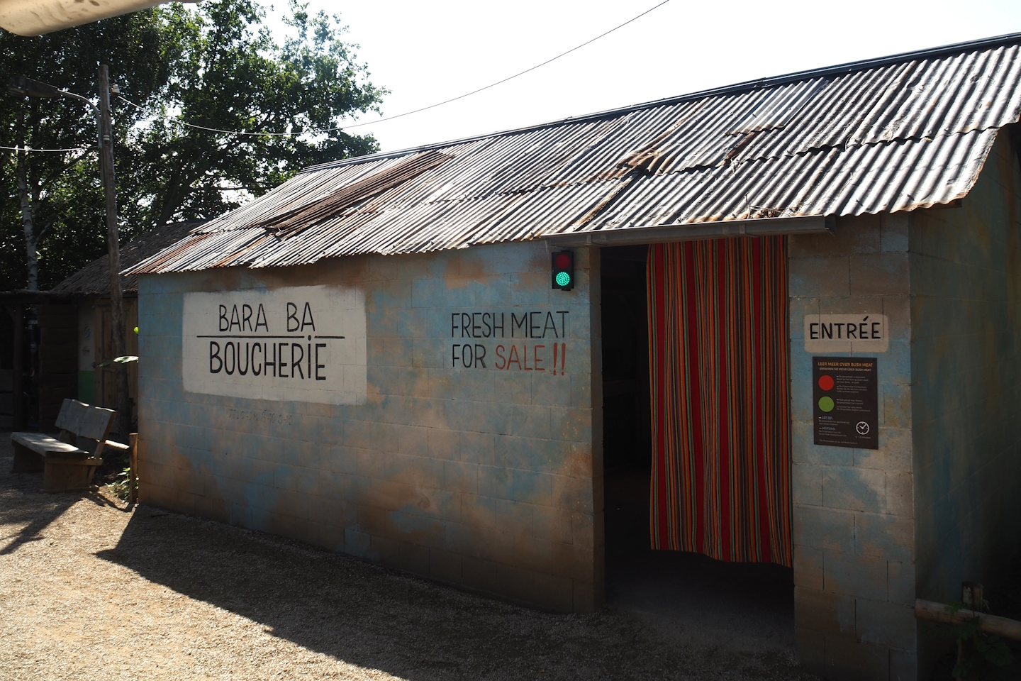 New Central African area Ngyuwe - Bushmeat shop and poachers' café theming building, 2025-08-03