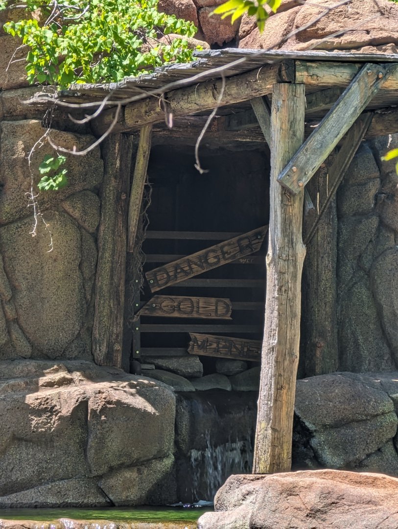 New detailing in the Pygmy Hippo exhibit