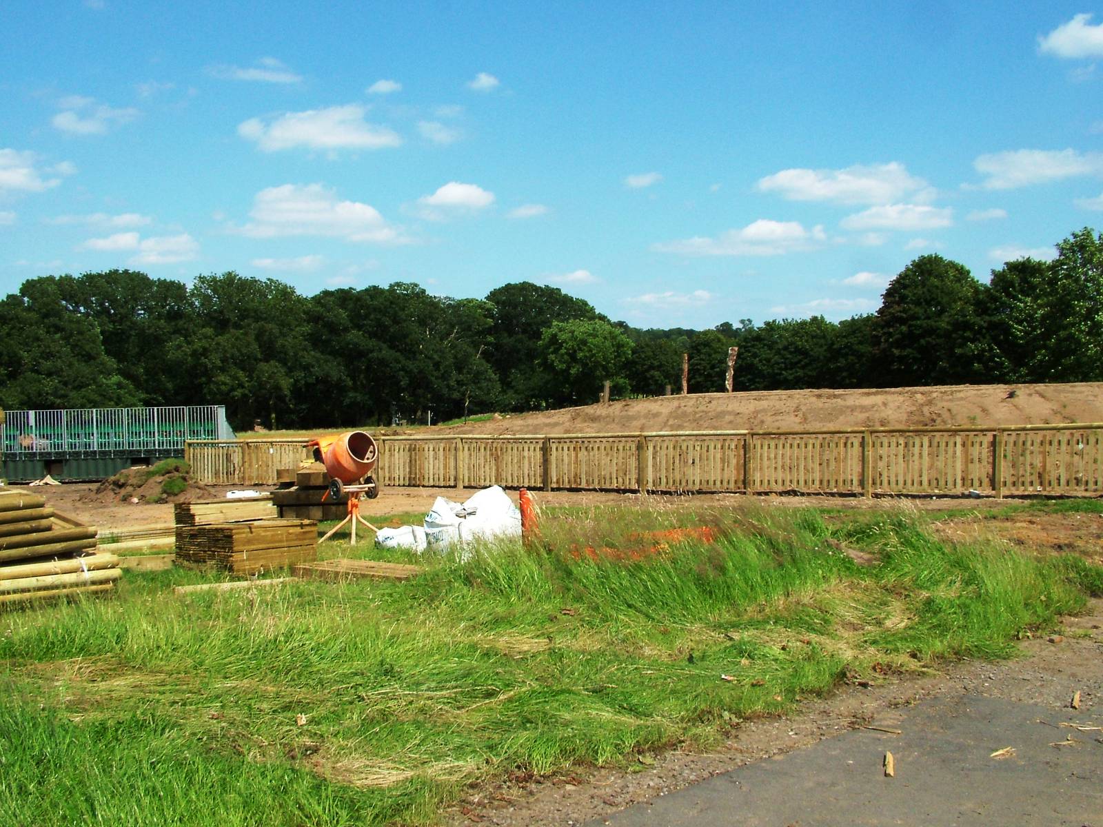 New Elephant Viewing Construction at Woburn, 22/07/12