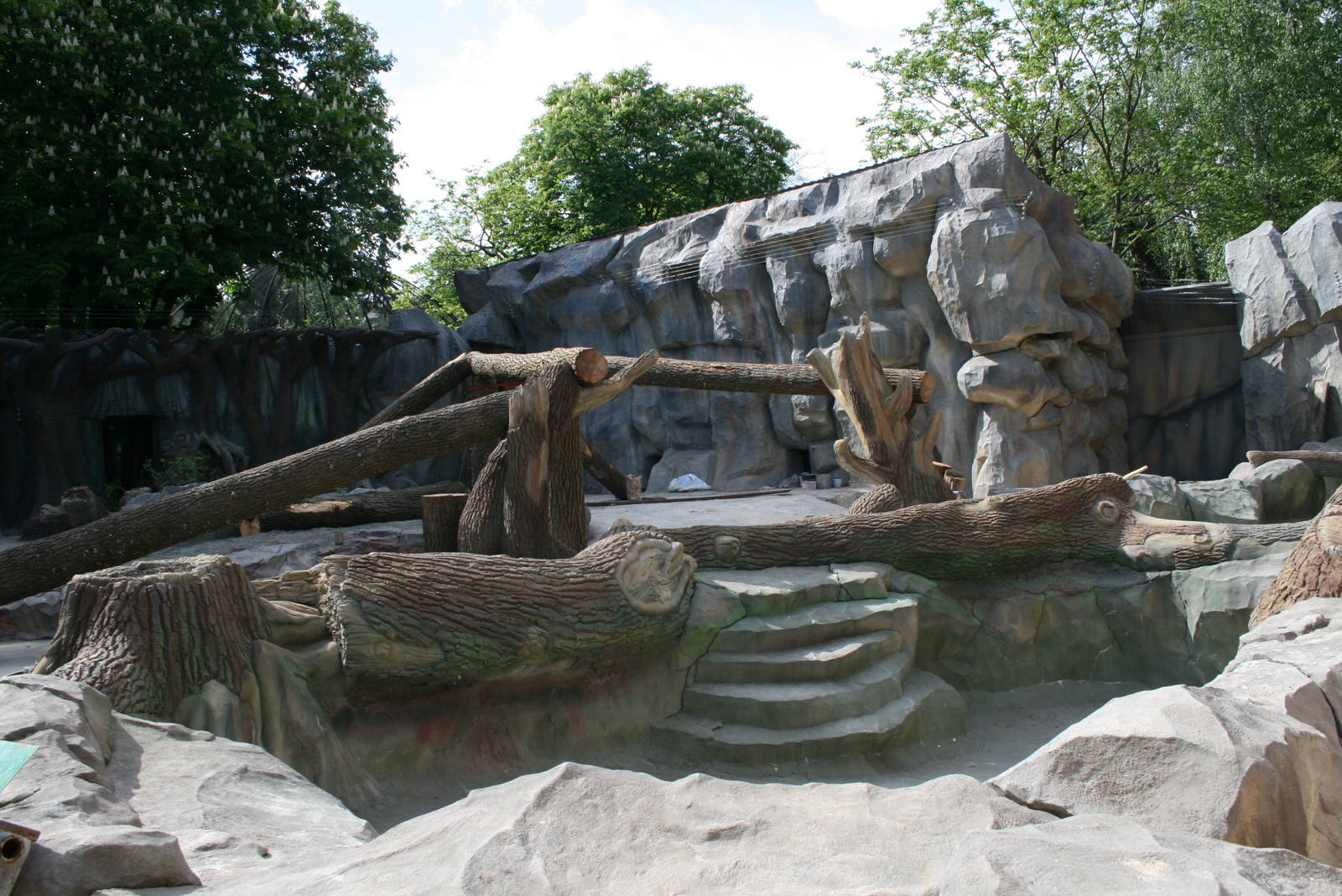 New enclosure for the bears, Summer 2011 (8)