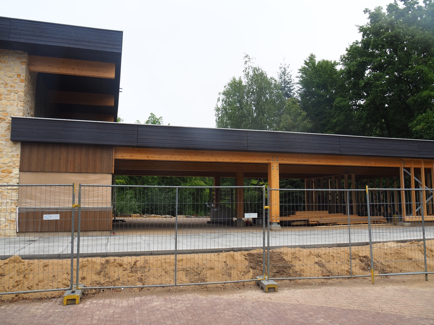 New entrance and gift shop building (Since finished and taken into use), 2022-08-20