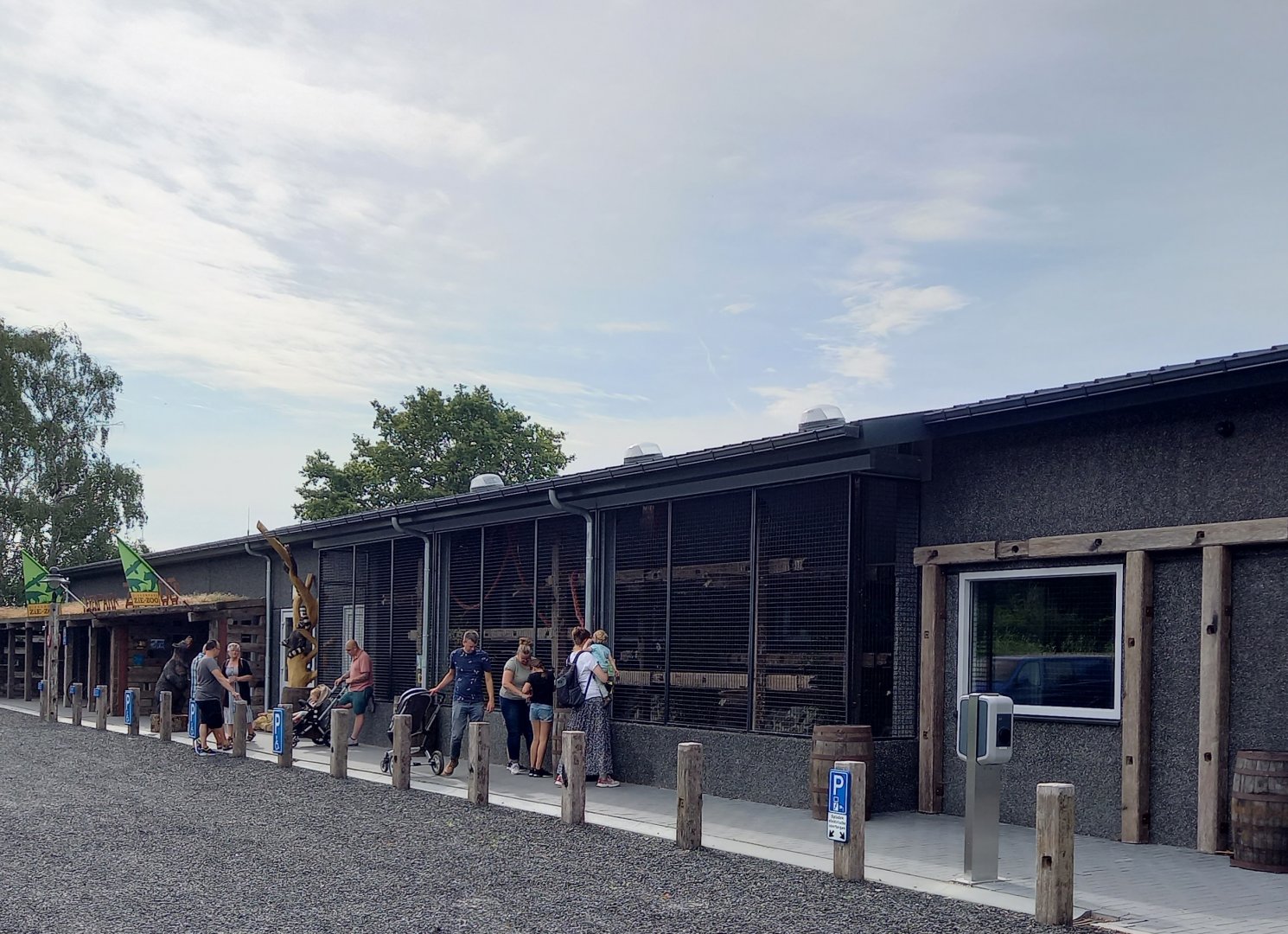 New entrance-building with Hornbill - Touraco aviary