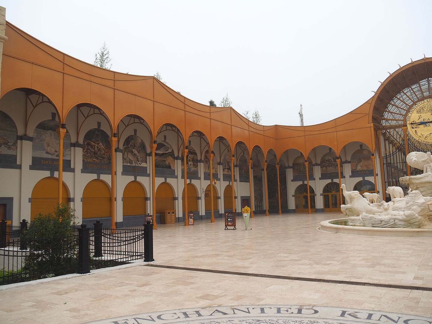 New entrance - Food and drink shops, 2023-05-15