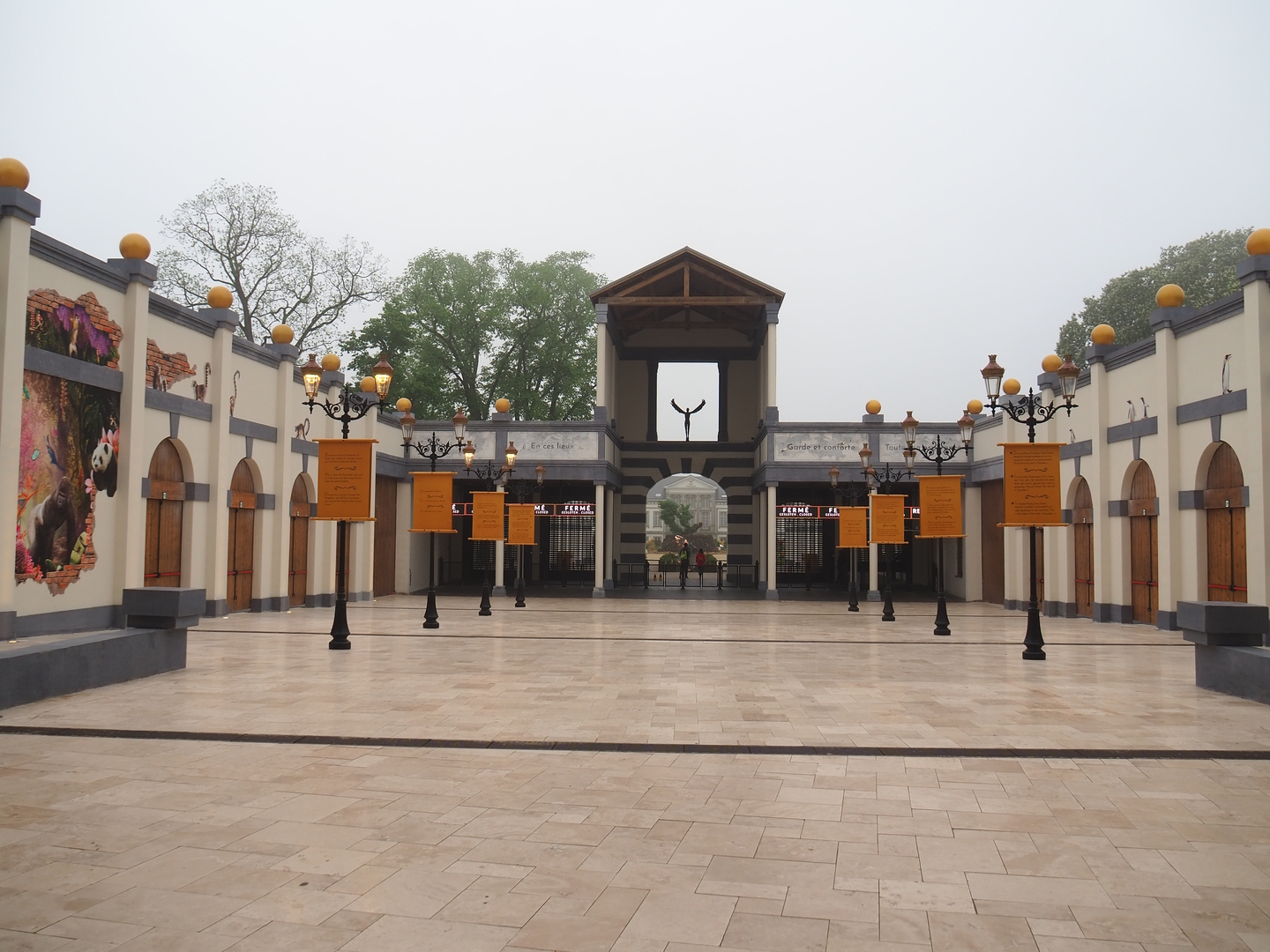 New entrance - View of area between gallery and ticket checkpoints, 2023-05-15