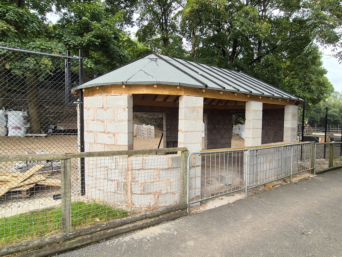 New exhibit under construction - new viewing area.