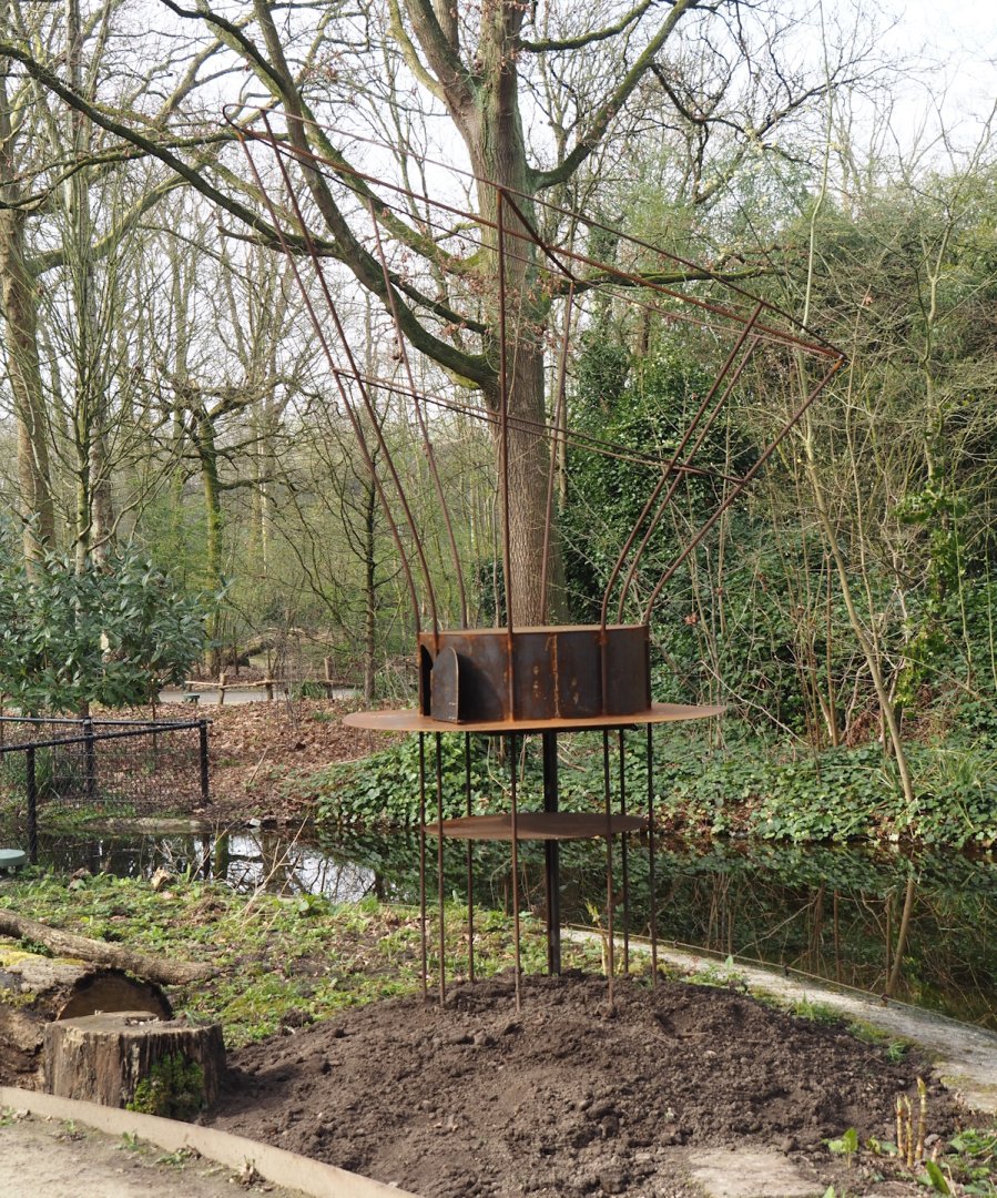 New feeder on golden-headed lion tamarin and white-faced saki island, 2024-03-20