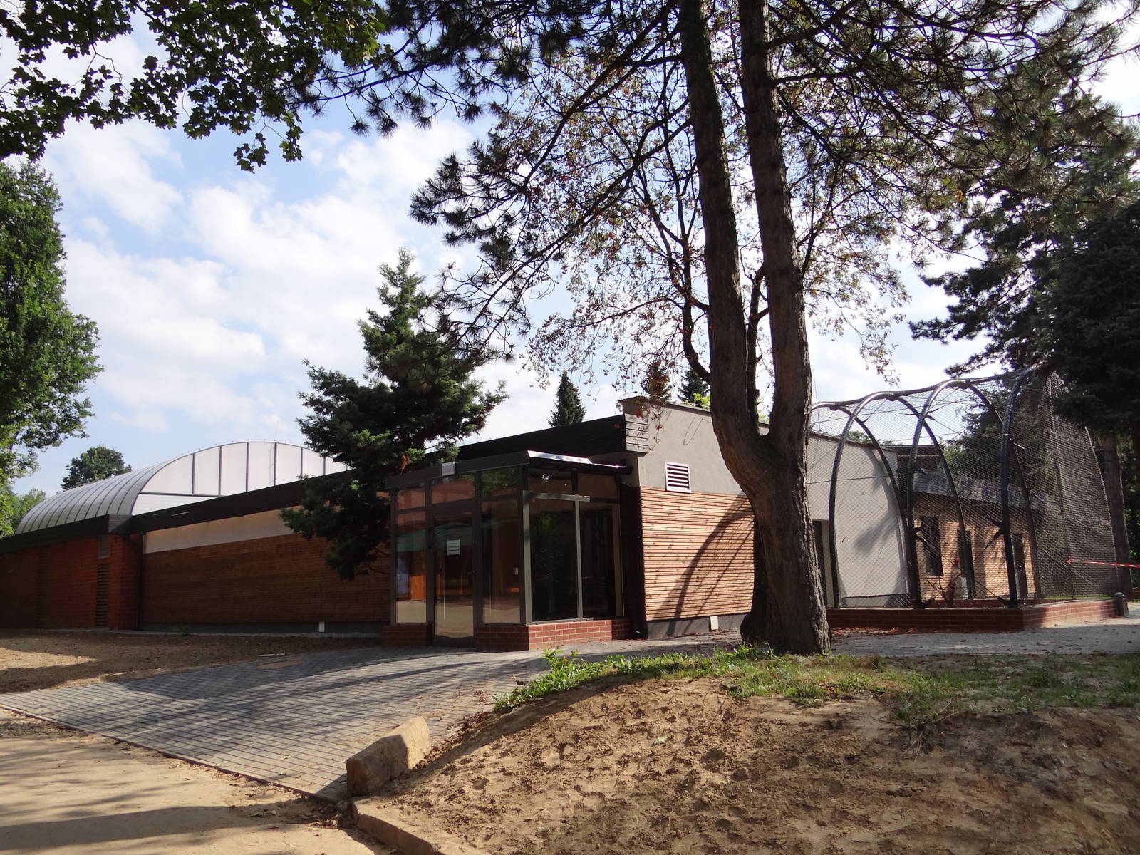 New Free-flight aviary/Crocodile house