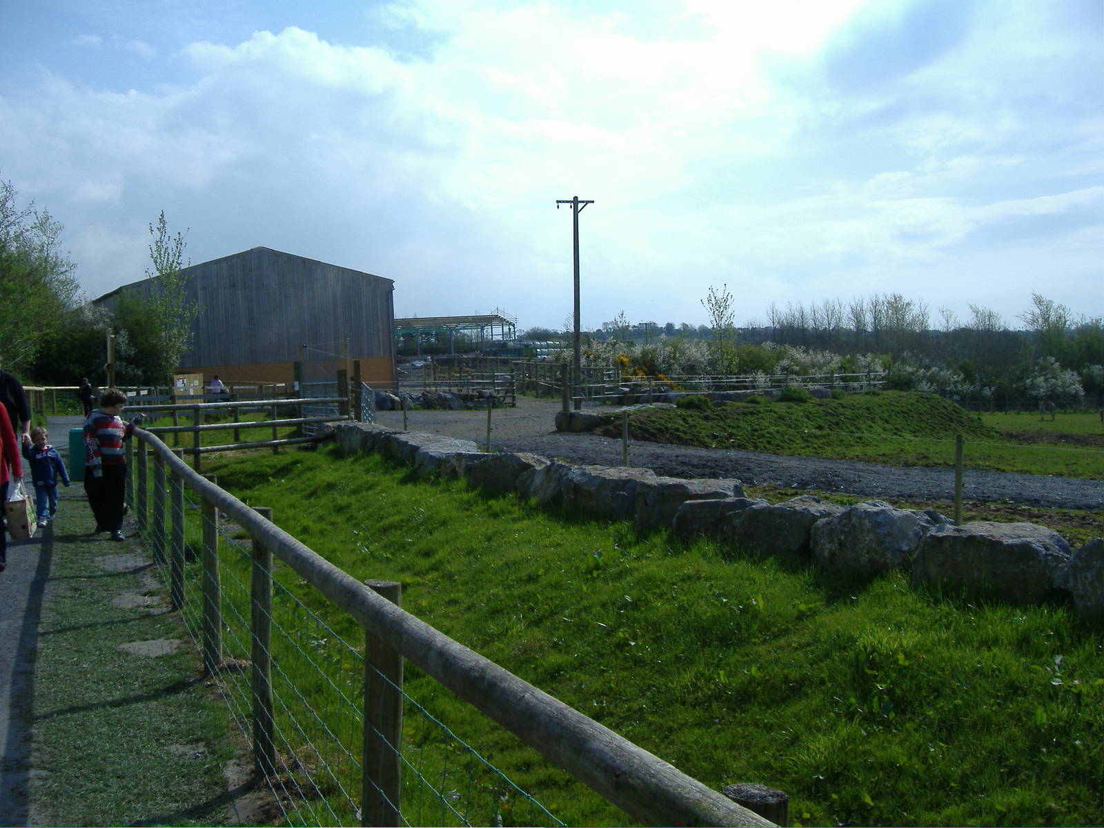 New Giraffe House and Paddock Folly Farm