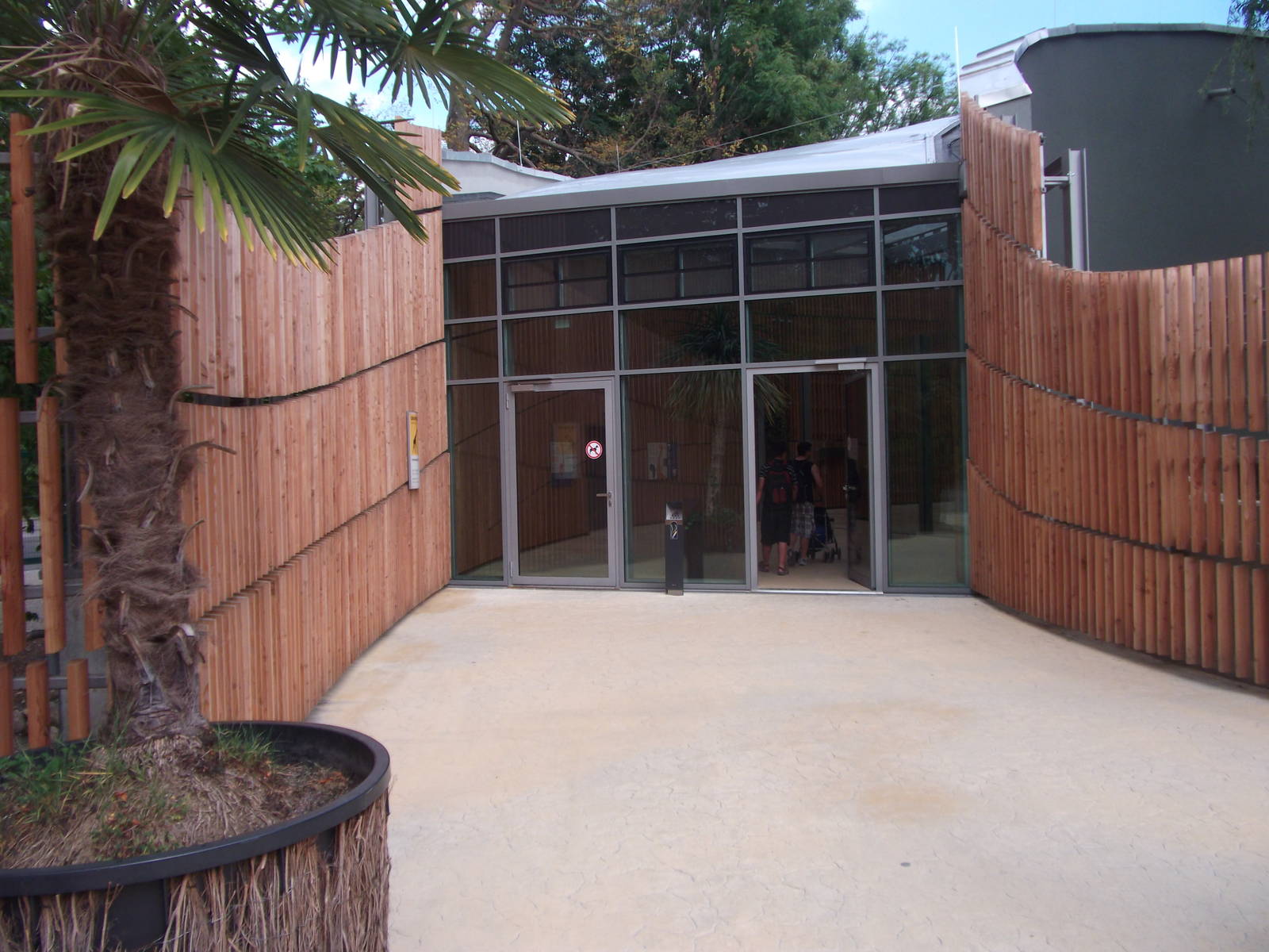 New giraffes house and paddock