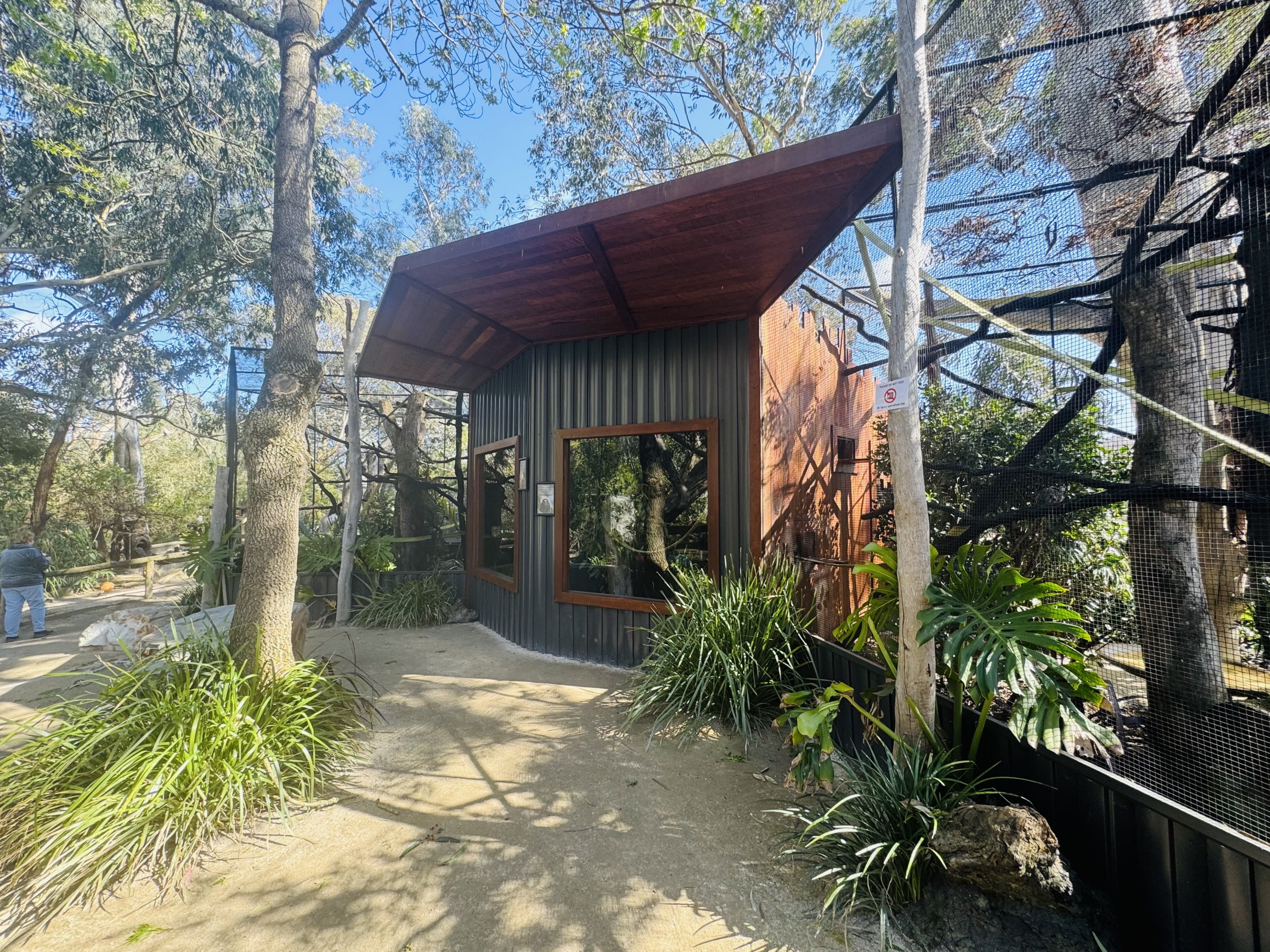 New golden lion tamarin/common marmoset enclosures