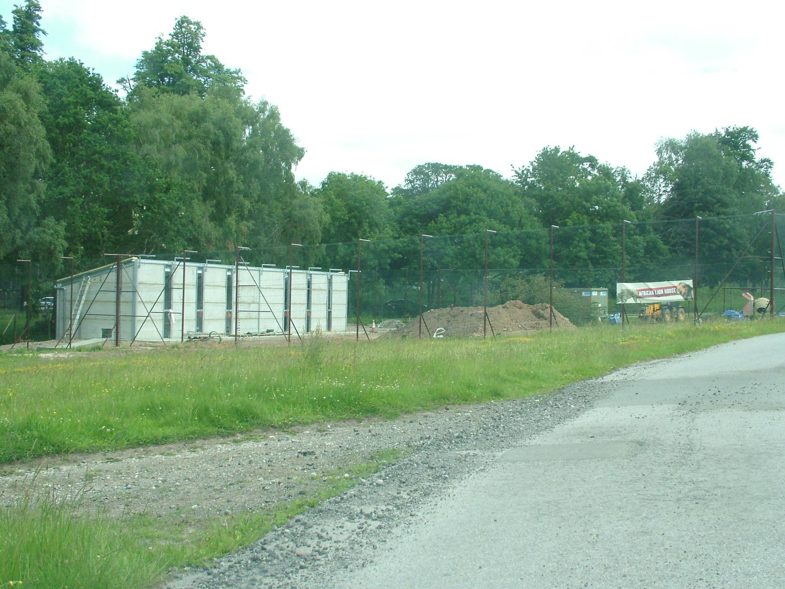 New Lion Housing at Woburn, 20/06/10