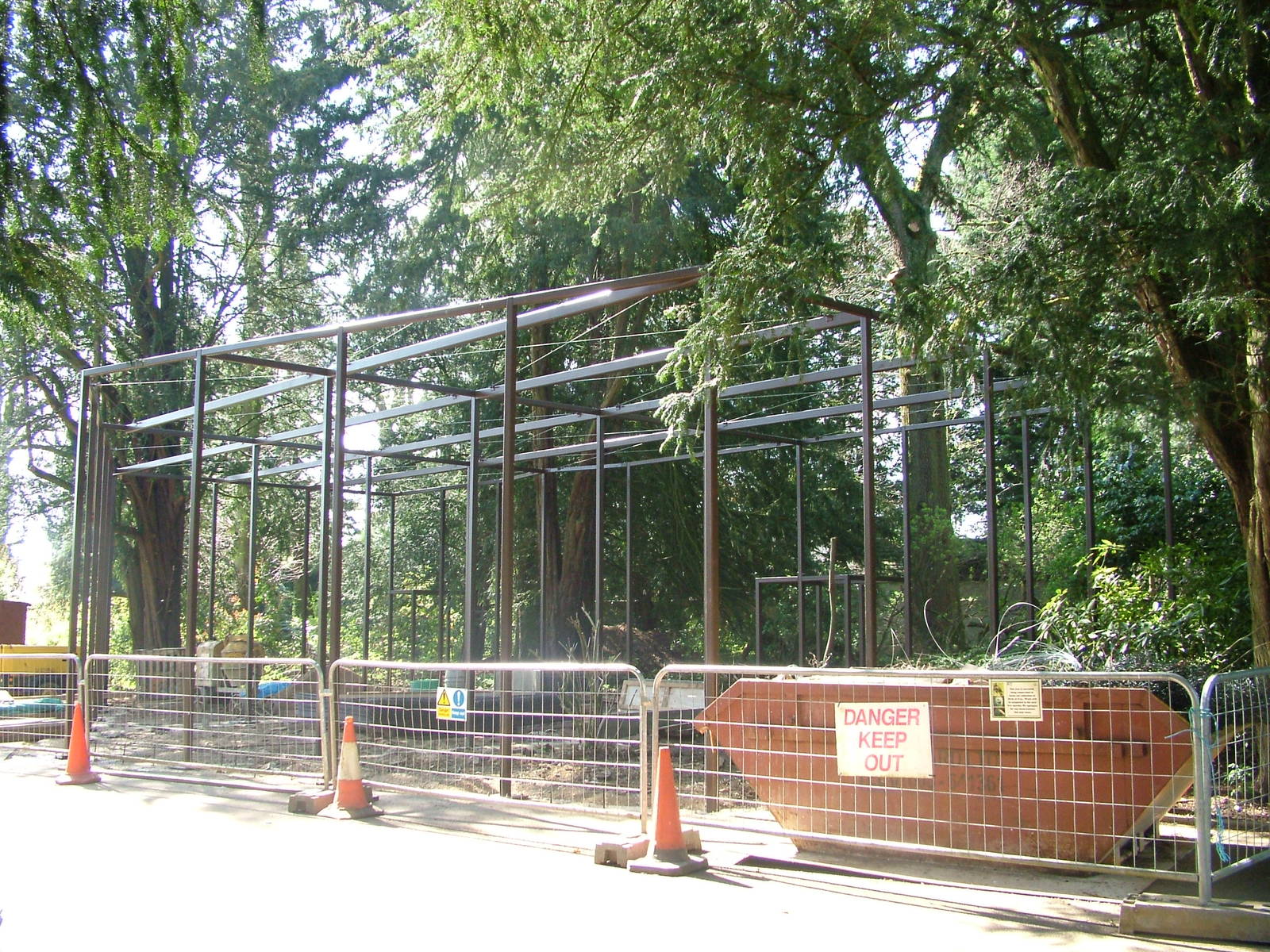 New owl aviaries under construction at Cotswold WP 13/04/09