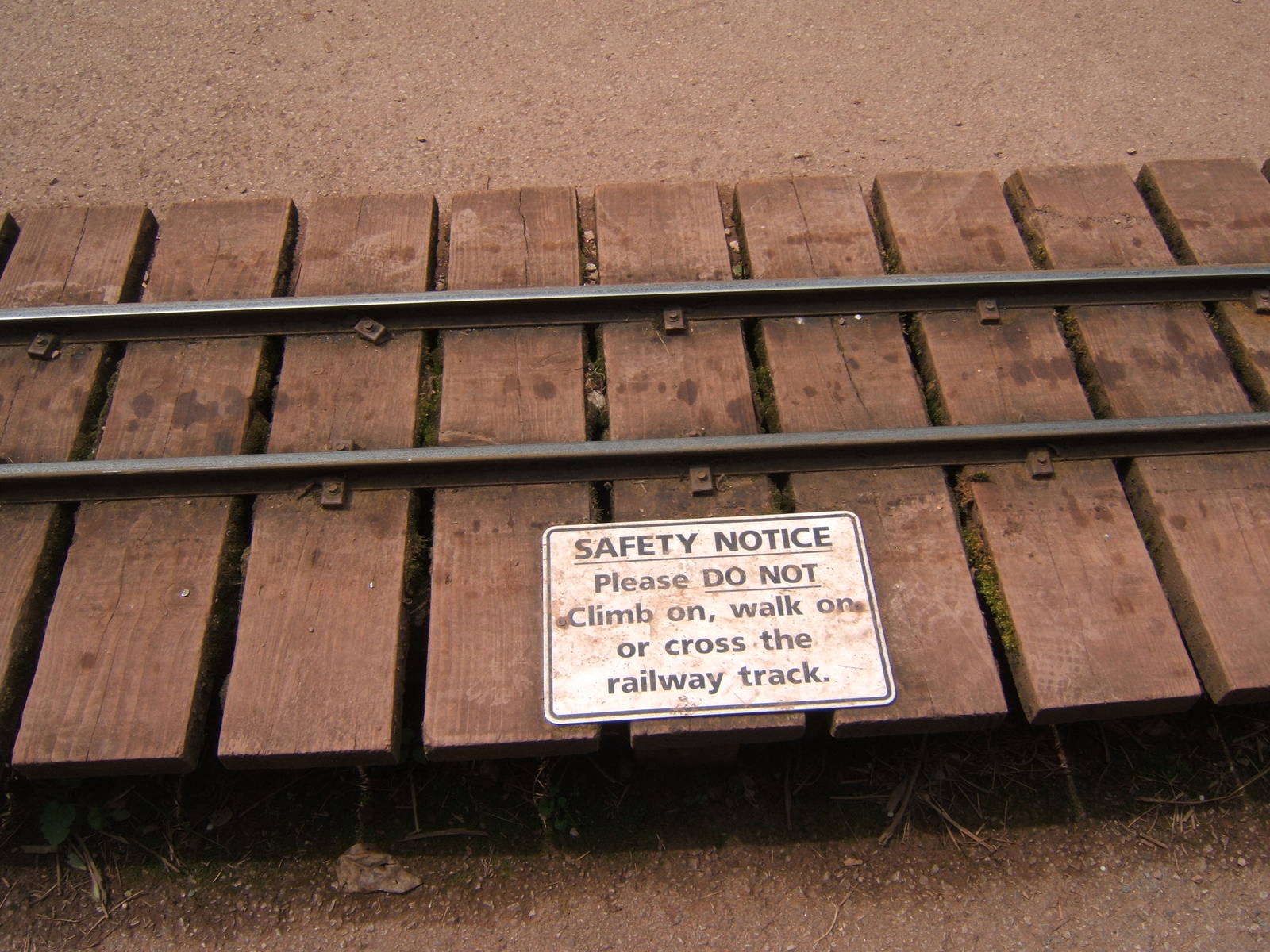 New safety notice on the Railway