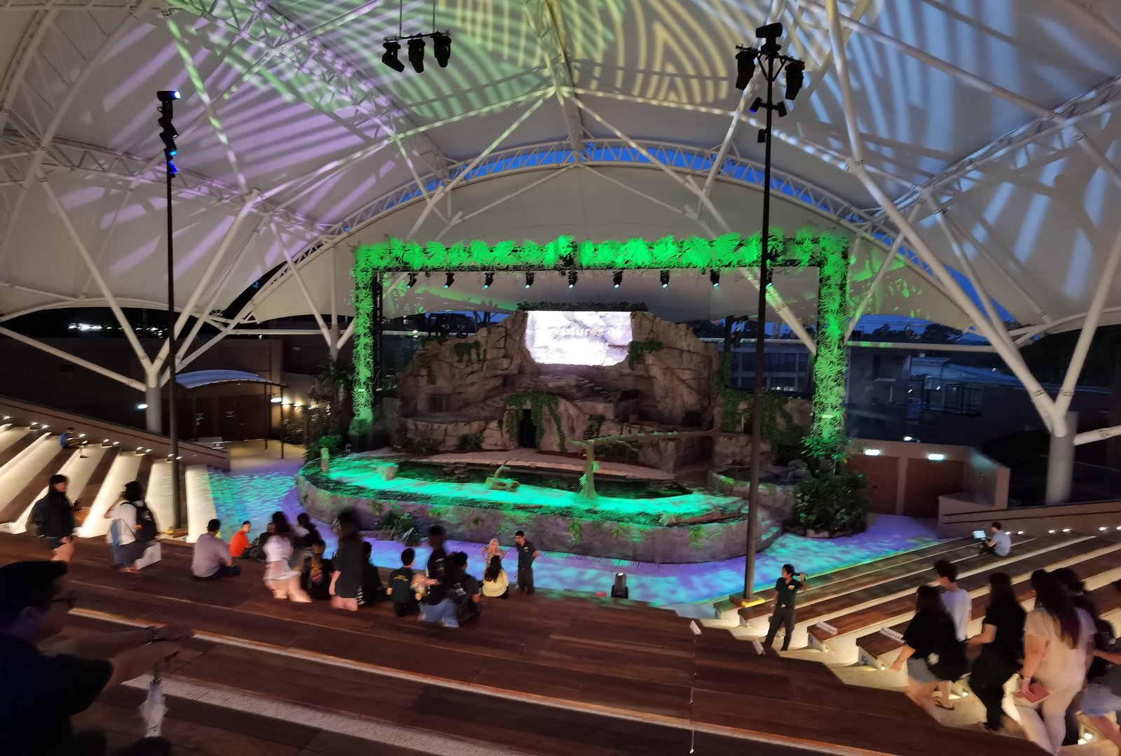 New show amphitheater