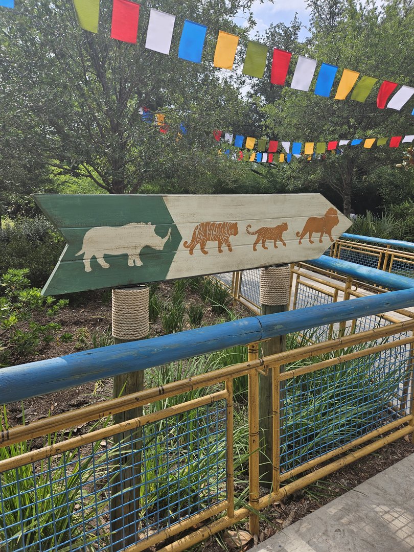 New sign points the way