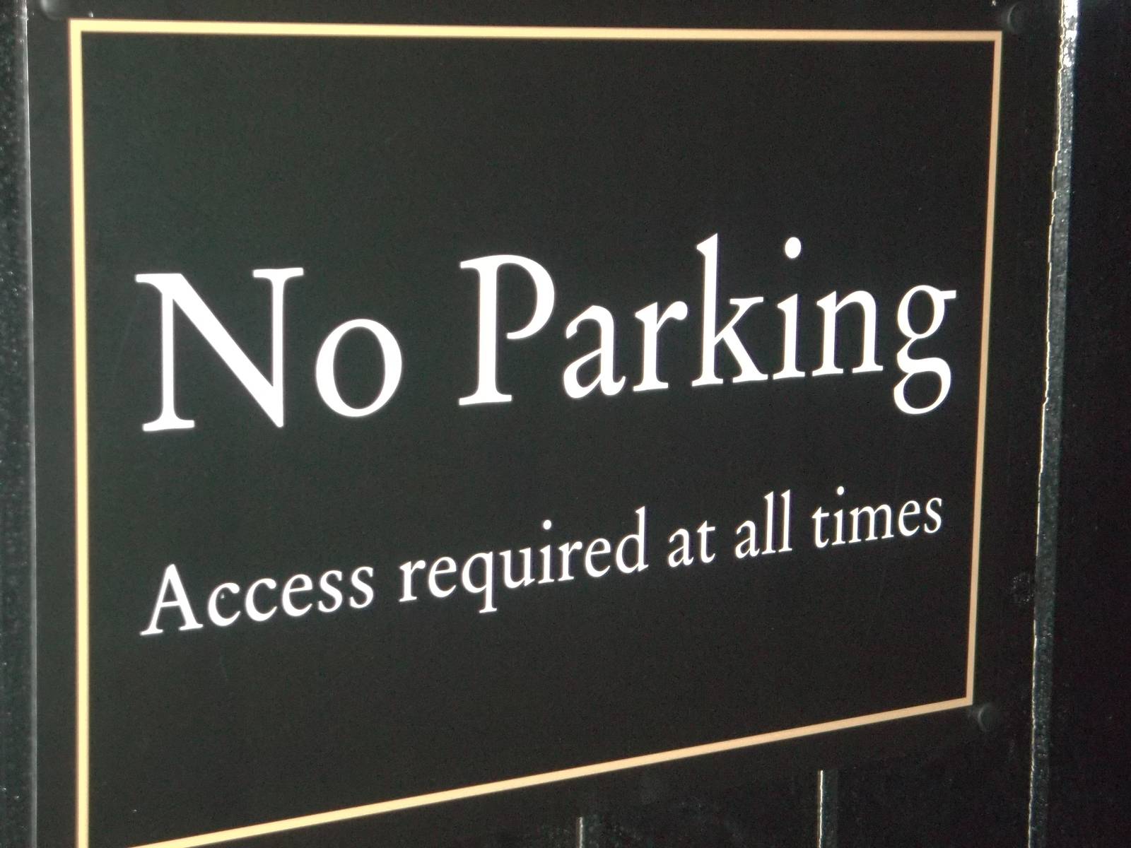 New signage on zoo service gate, 12th December 2014