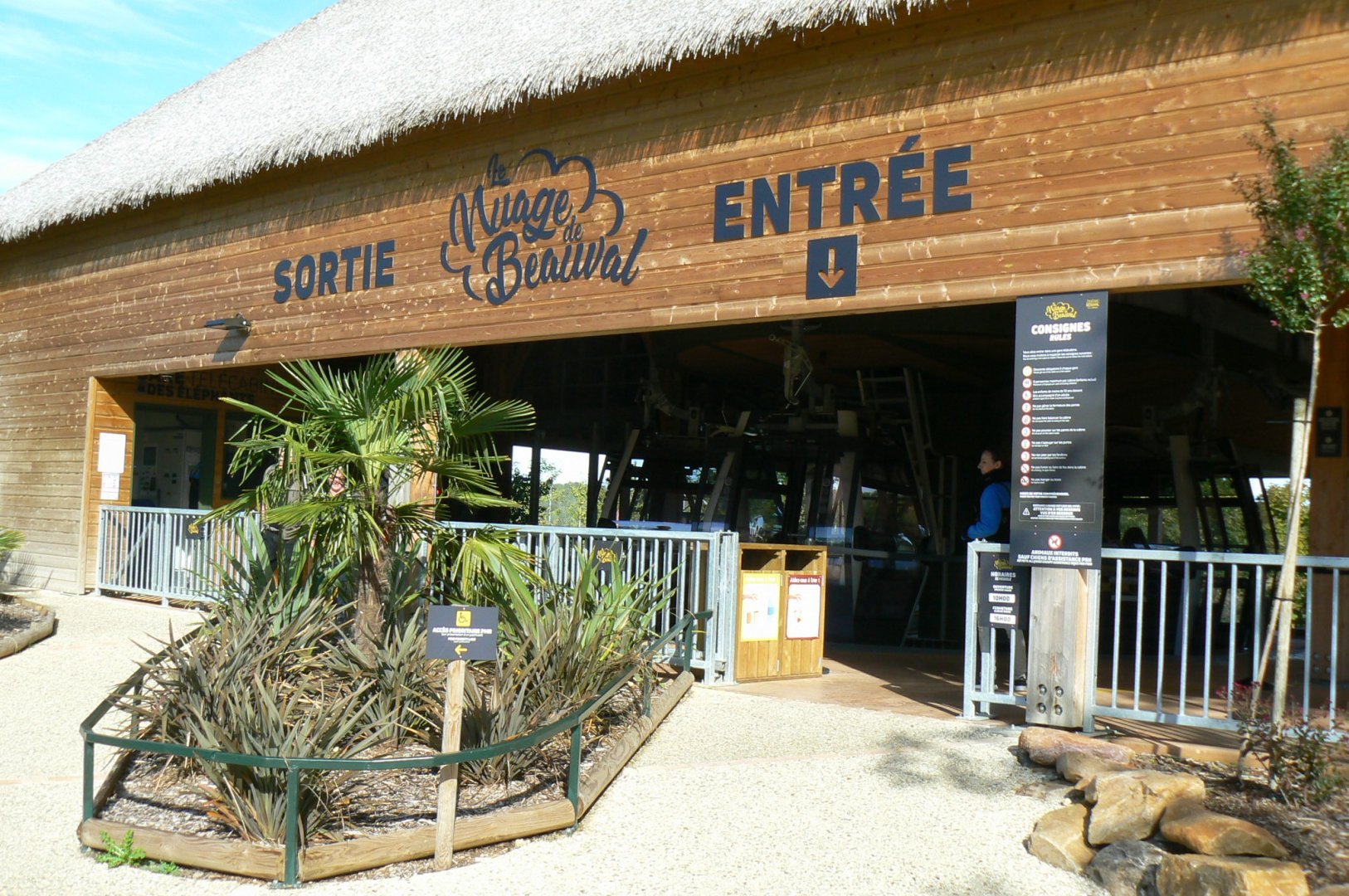 New skyway cable car system