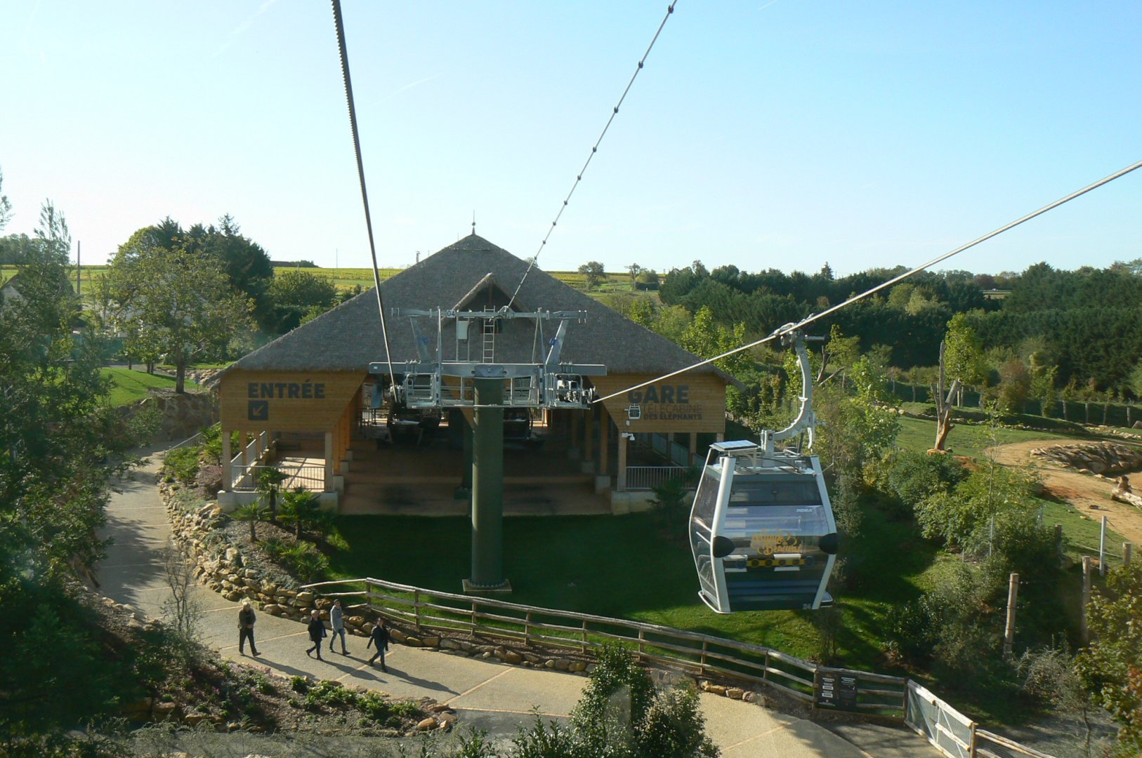 New skyway cable car system