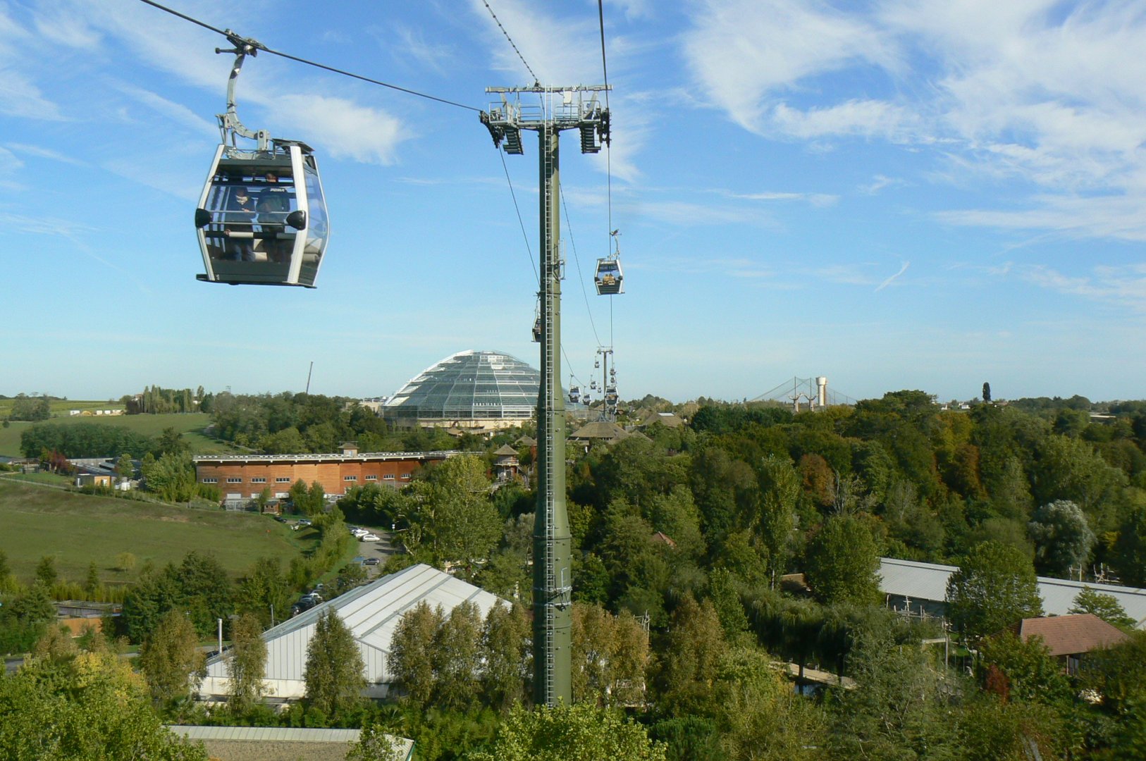 New skyway cable car sytem - View from the cable car (onto the tropical dome and the birds amphitheater)