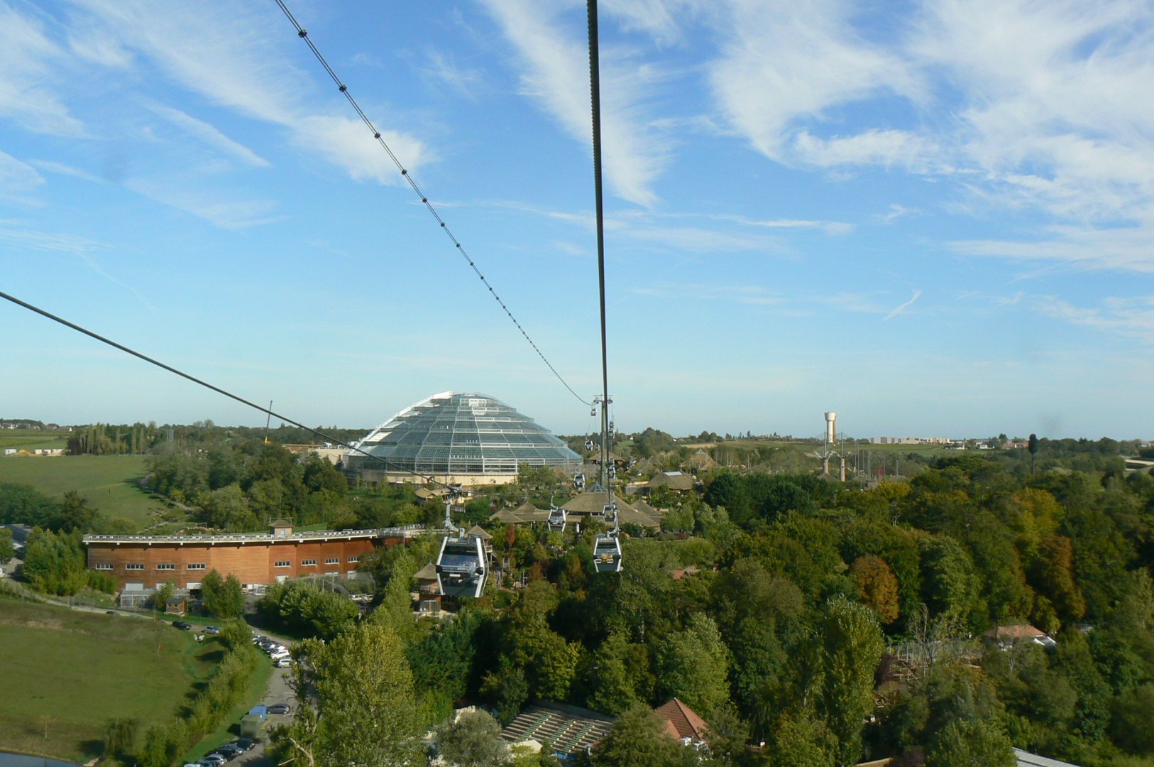 New skyway cable car sytem - View from the cable car (onto the tropical dome and the birds amphitheater)