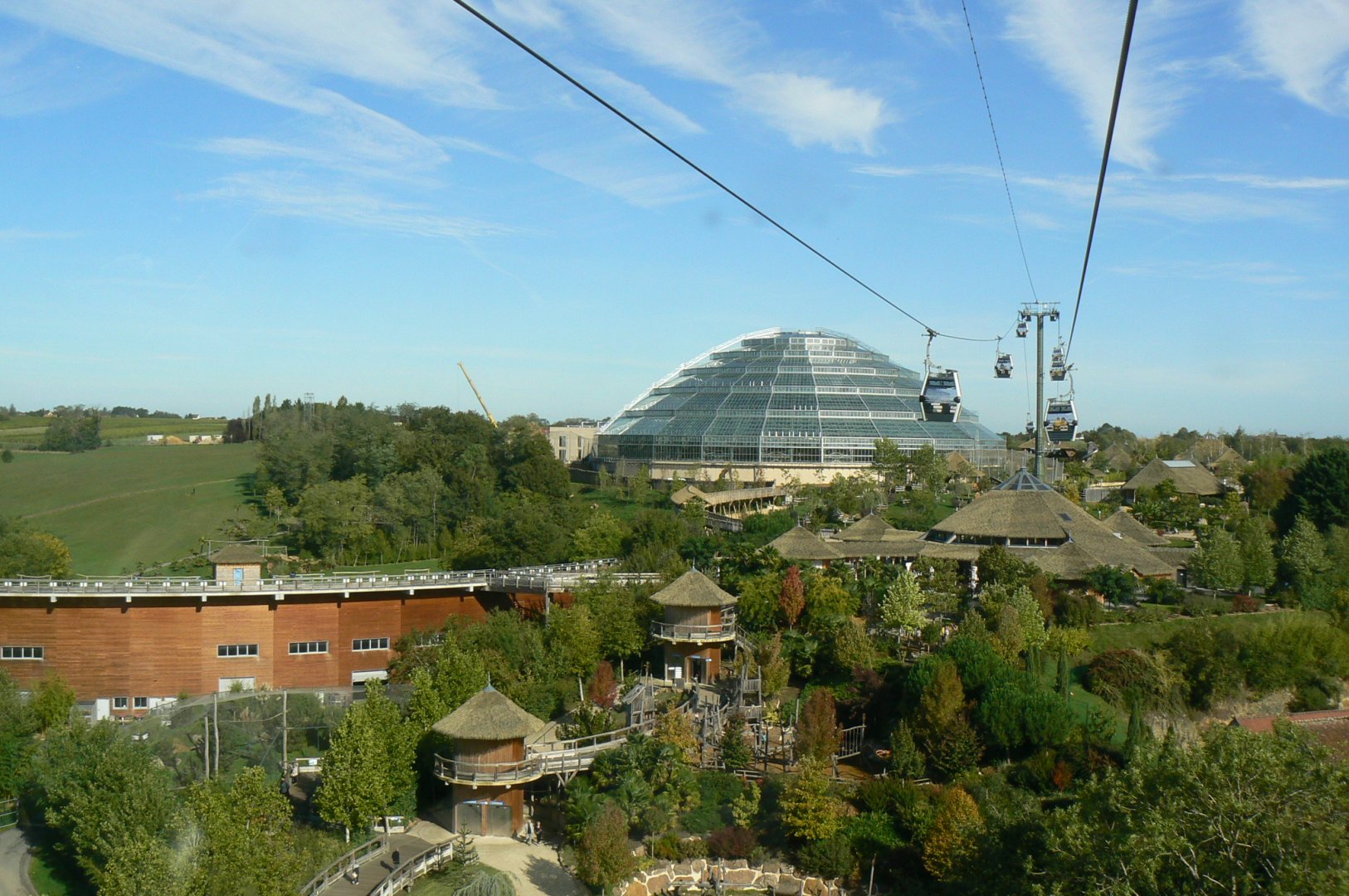 New skyway cable car sytem - View from the cable car (onto the tropical dome and the birds amphitheater)