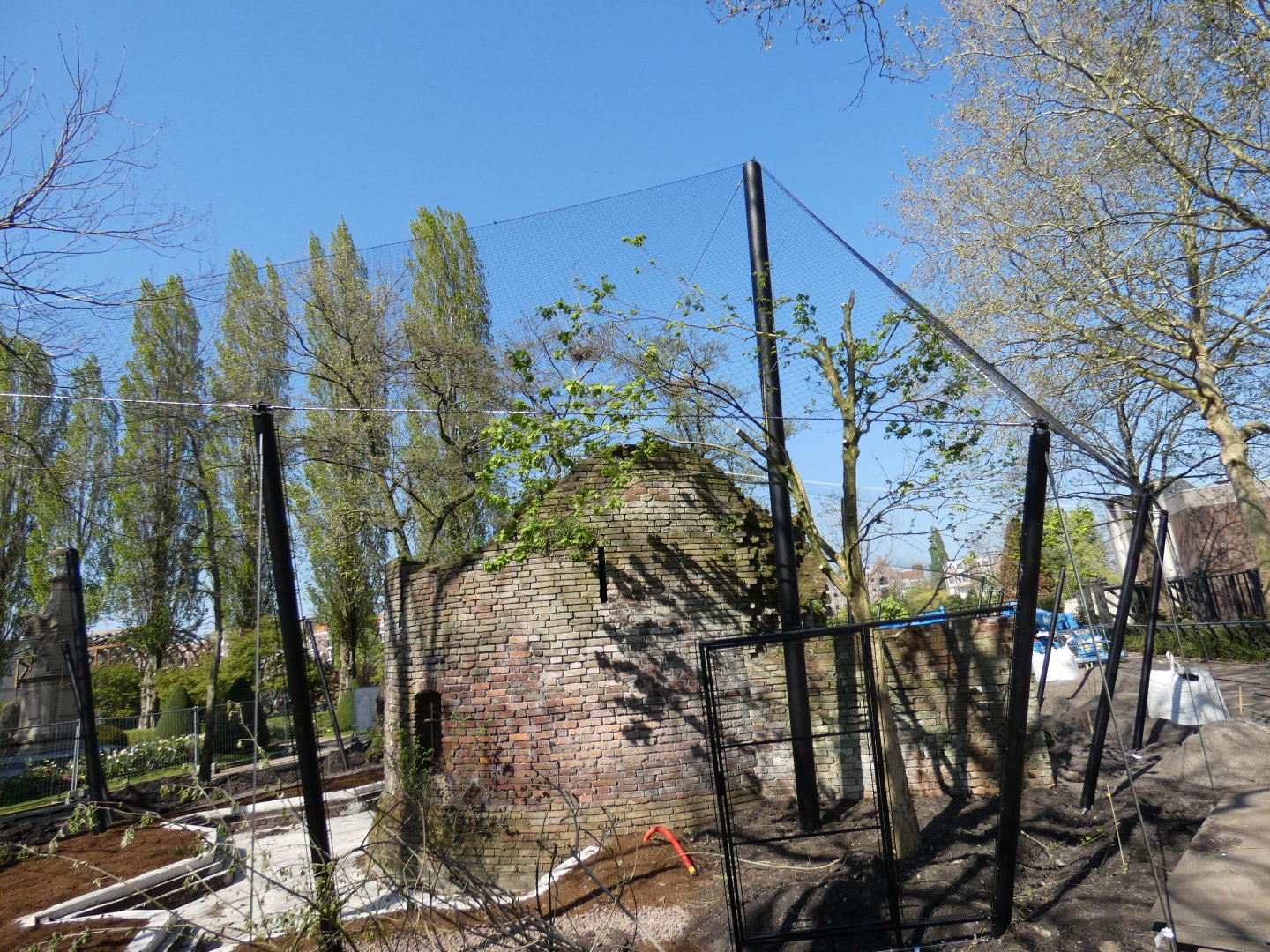 New Snowy Owl/Red-crowned Crane aviary under construction