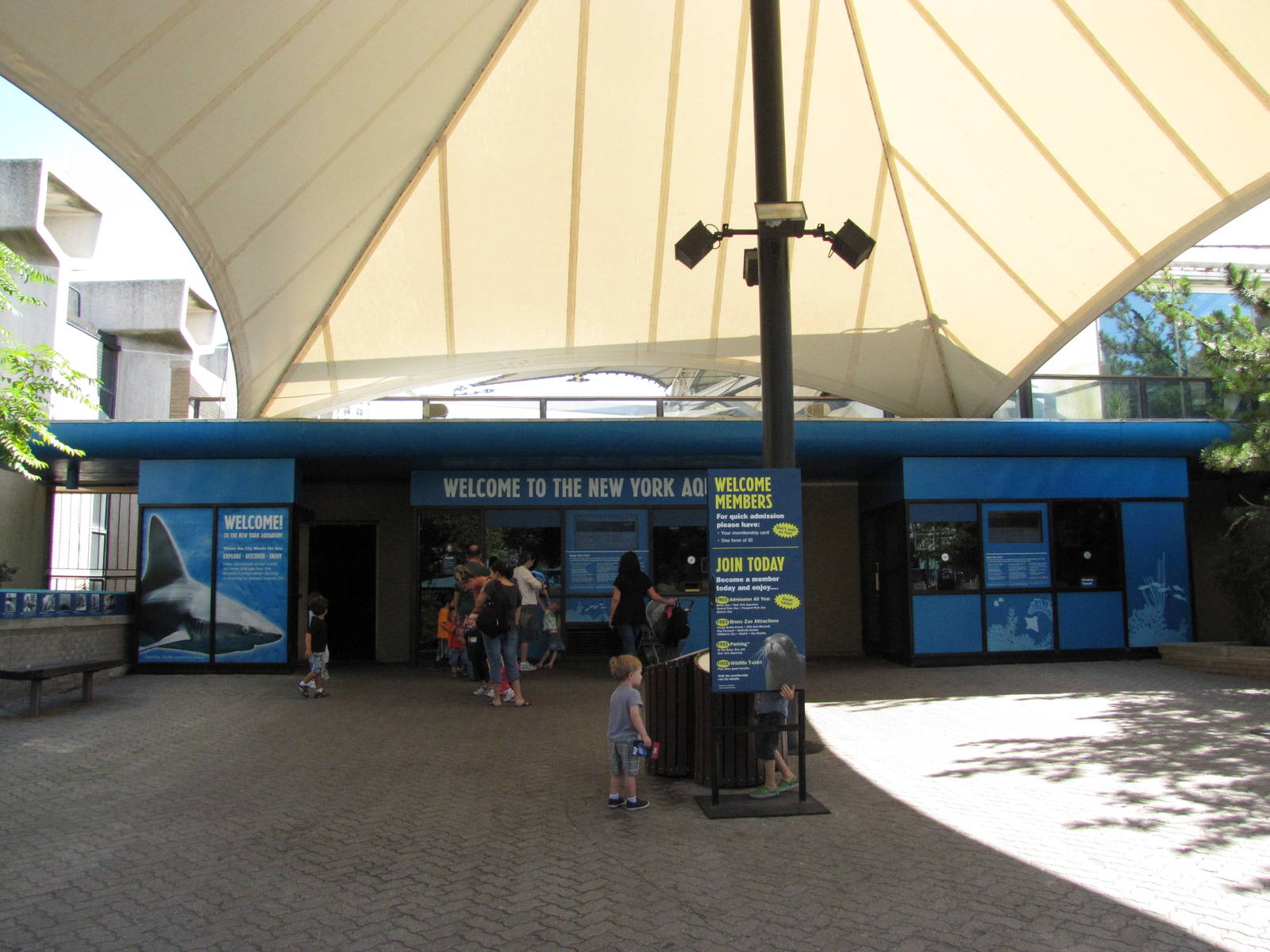 New York Aquarium 2010 - Entrance and ticket sales