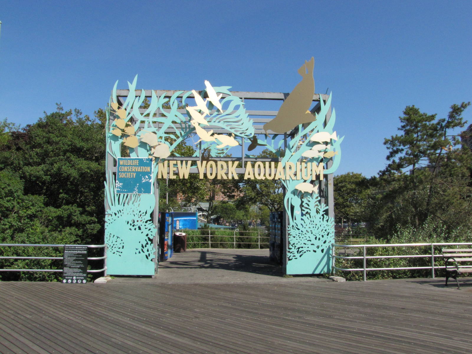 New York Aquarium 2010 - Entrance from Cony Island boardwalk