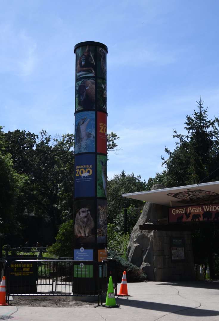 New zoo pole