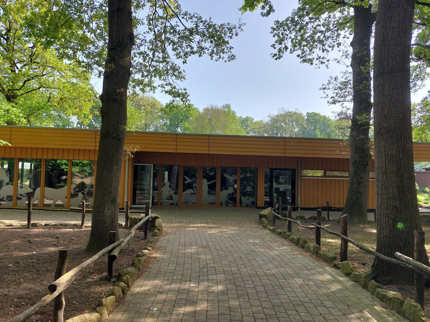 New Zooschool building (including new terrarium room)