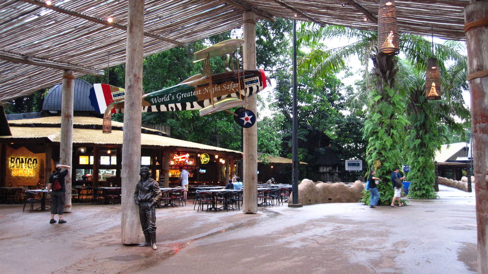 Night Safari Entrance Plaza