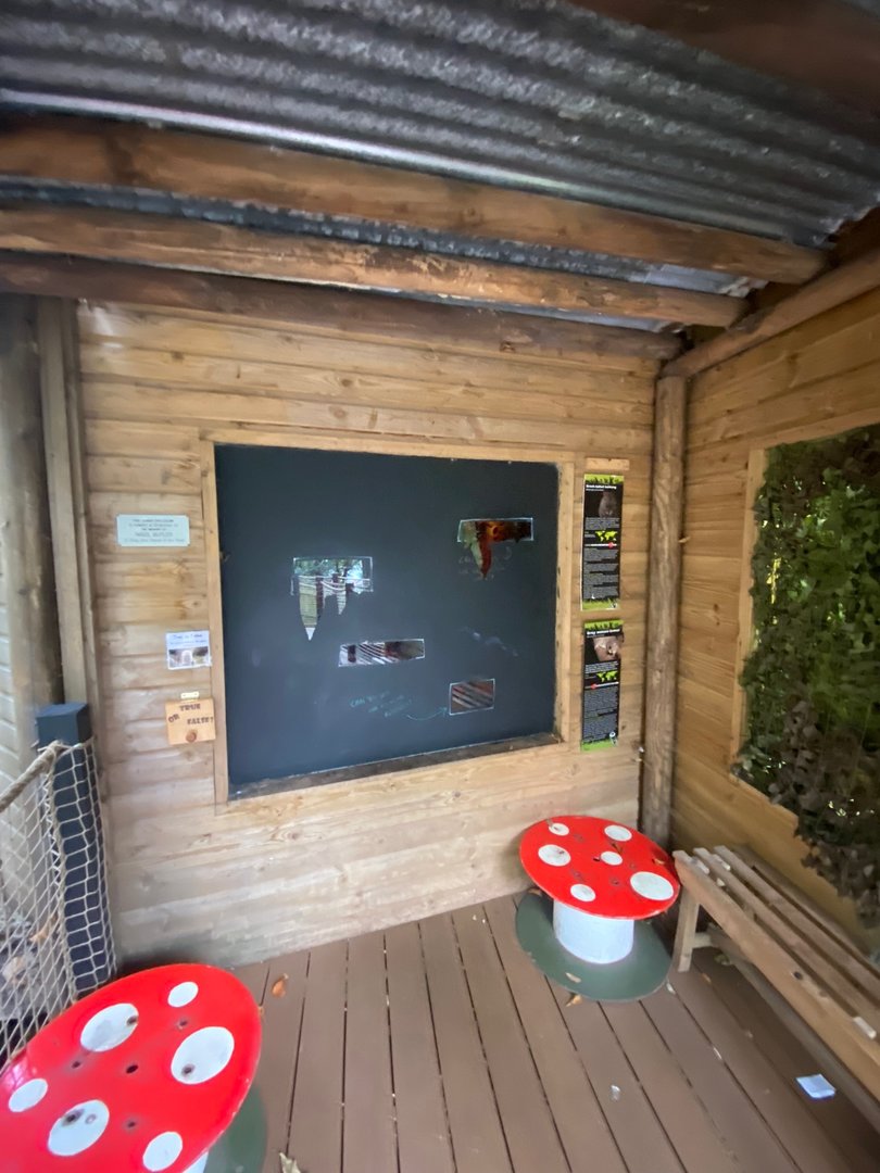 Nocturnal enclosure for Western woylie and Grey mouse-lemur 111222