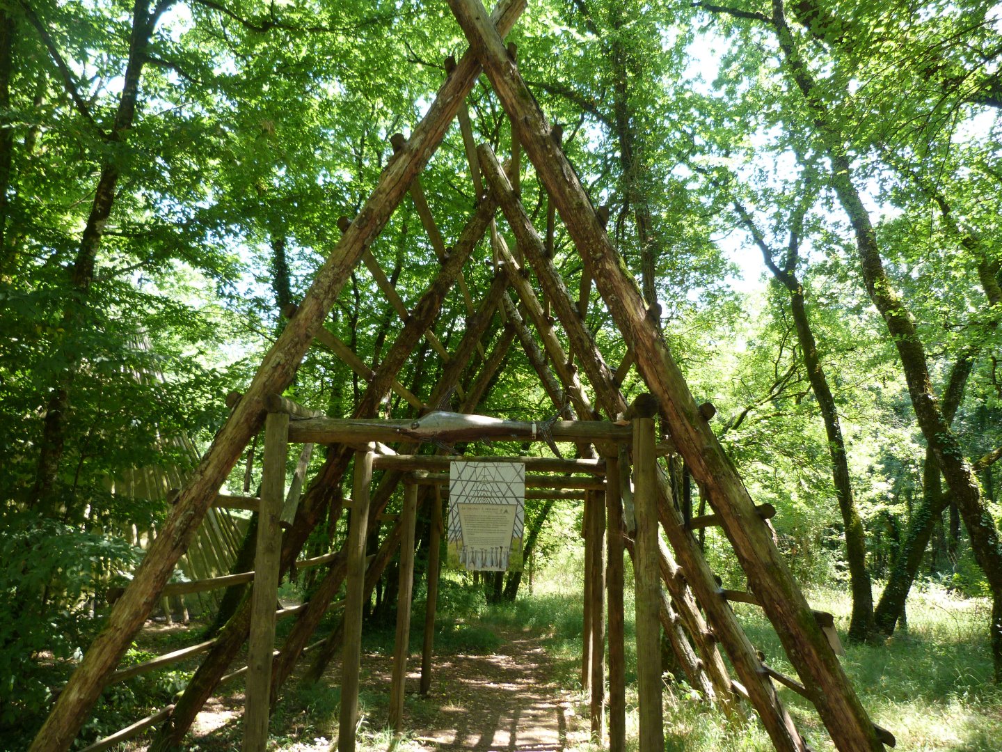 Nordic structure to dry fish -Zoodyssée (2025)