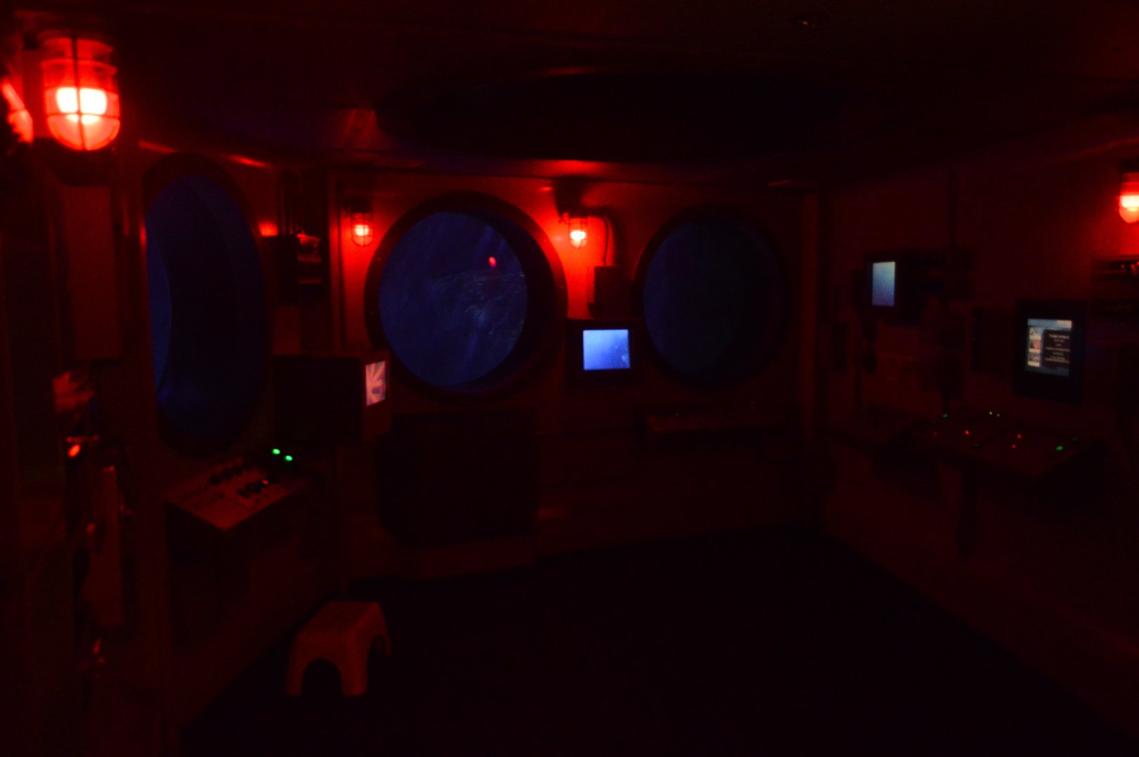 Norfolk Canyon - Submarine-themed Viewing Room