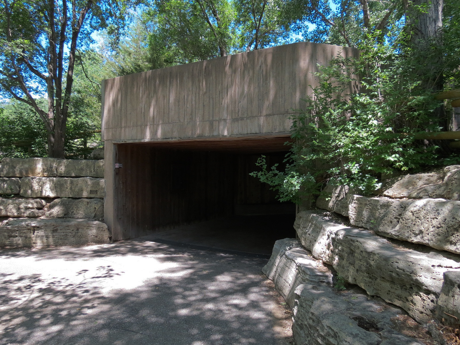 North America - Grizzly Bear Exhibit Viewing Shelter