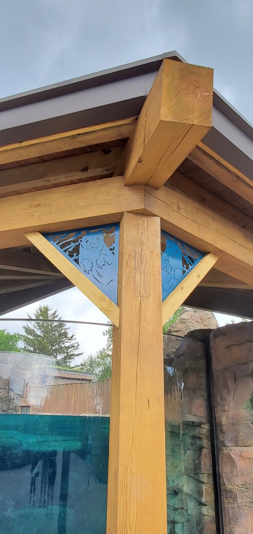 North America Trek: Otter viewing pavilion detail