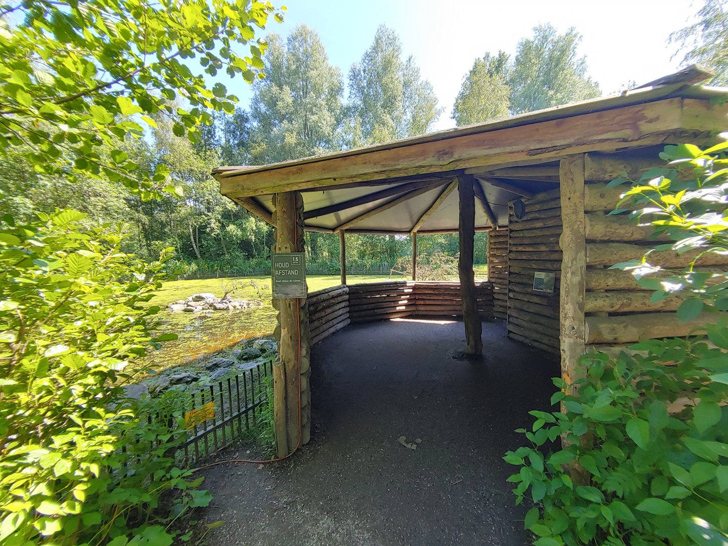 North American beaver enclosure - viewing post